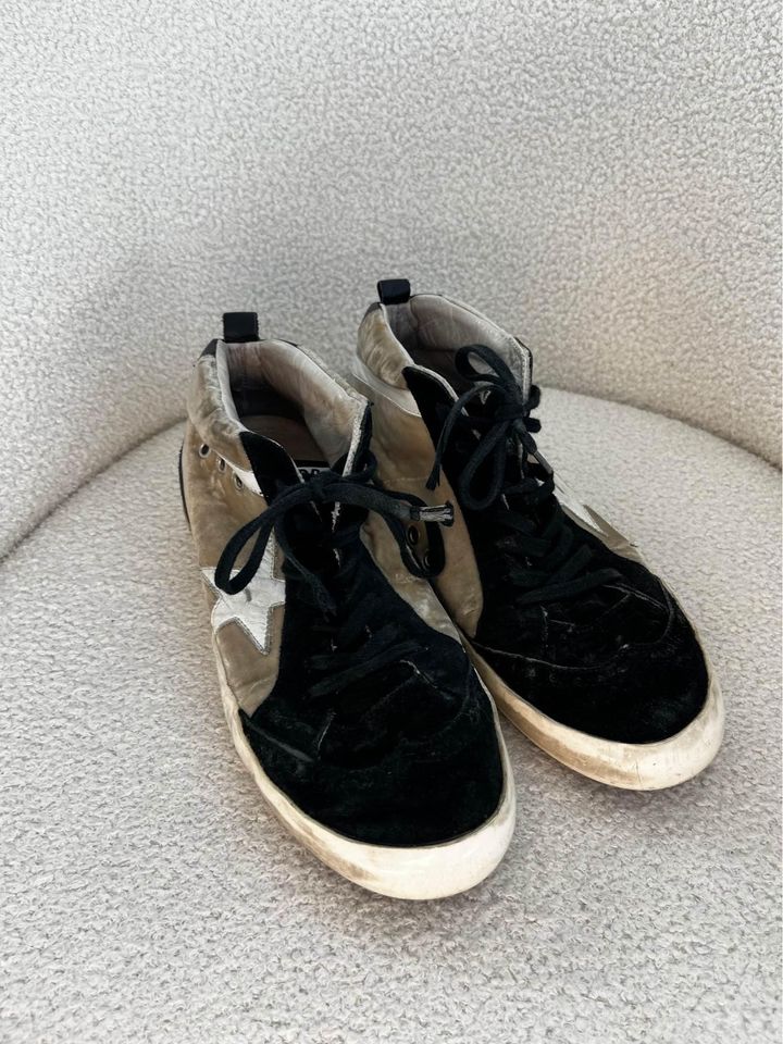 Golden Goose - size 39