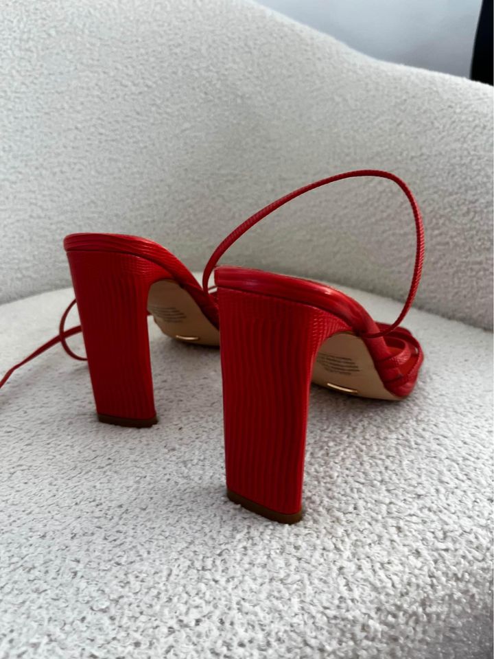 Billini Heels - size 10