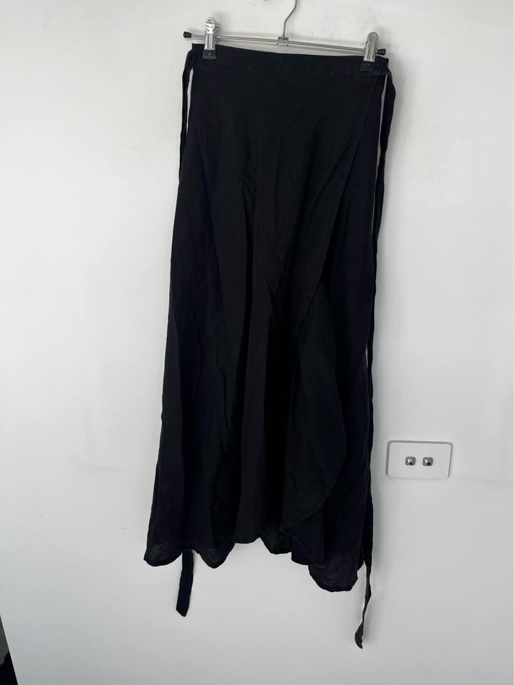 Chosen Black Linnen Midi Skirt - size xs