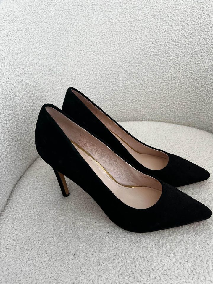 Edward Meller Black Heels - size 38.5