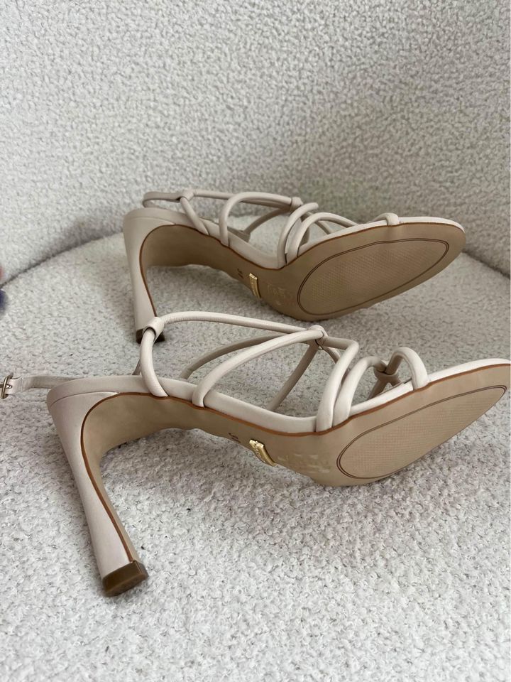 Dolce Firme Heels - size 38 NEW