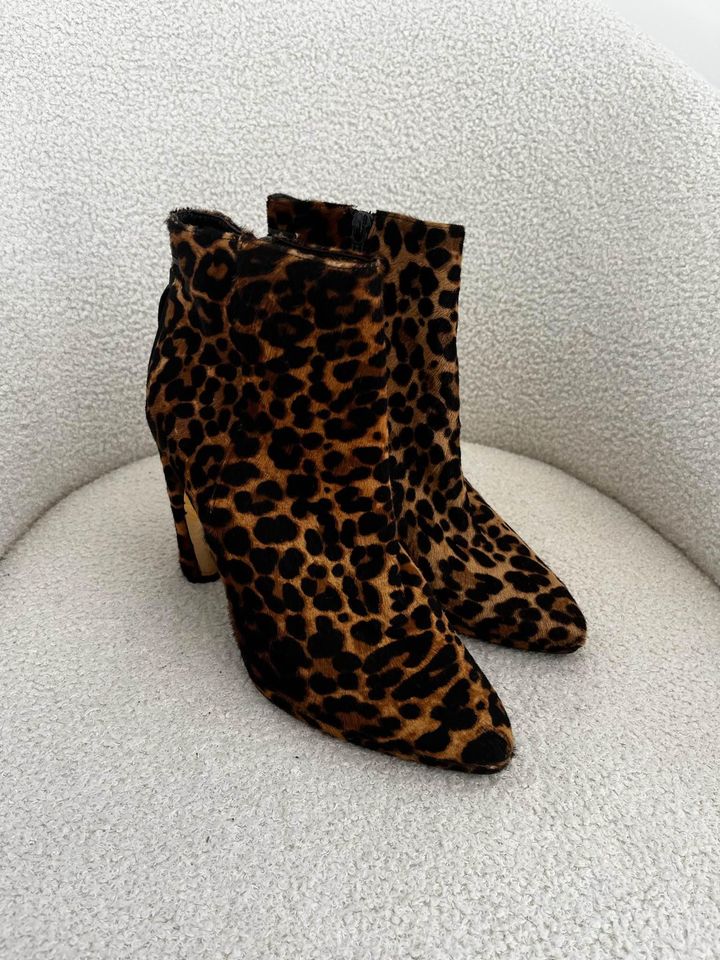 Stuart Weitzman boots - size 38.5