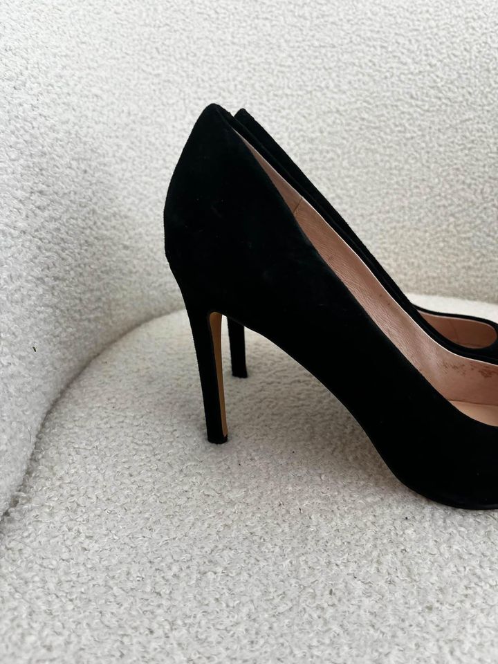 Edward Meller Black Heels - size 38.5