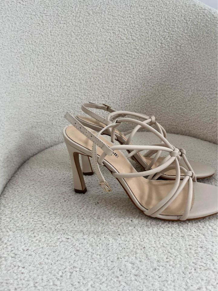 Dolce Firme Heels - size 38 NEW