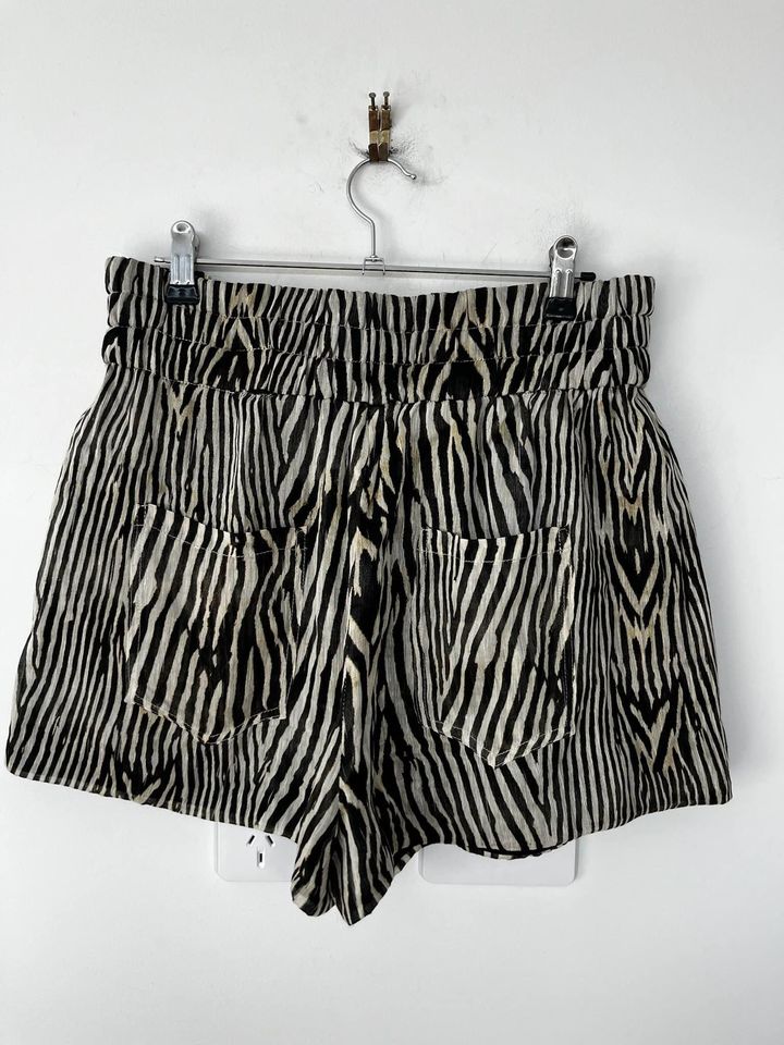 Manning Cartell animal print silk short set - size ML