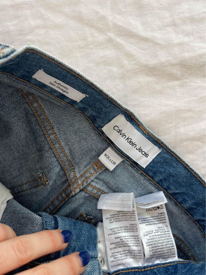 Calvin Klein Blue Jeans - size 25