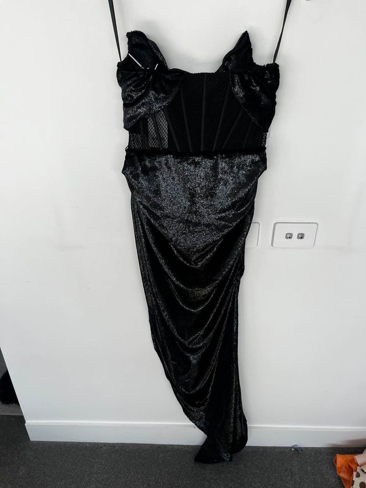 Leo Lin Velvet Maxi - size 10