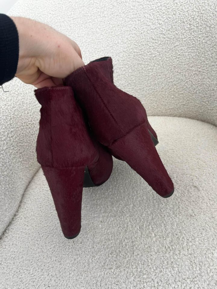 Stuart Weitzman boots - size 38.5