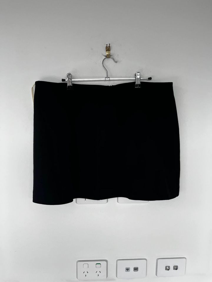 Maggie Marilyn Black MIni Skirt - size 16