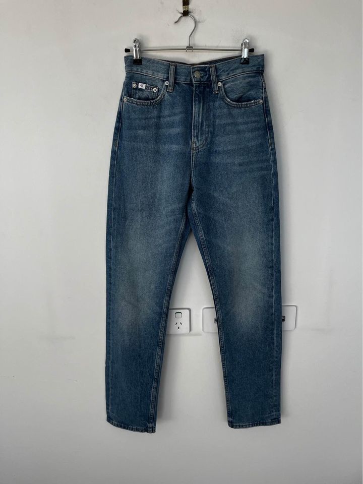 Calvin Klein Blue Jeans - size 25