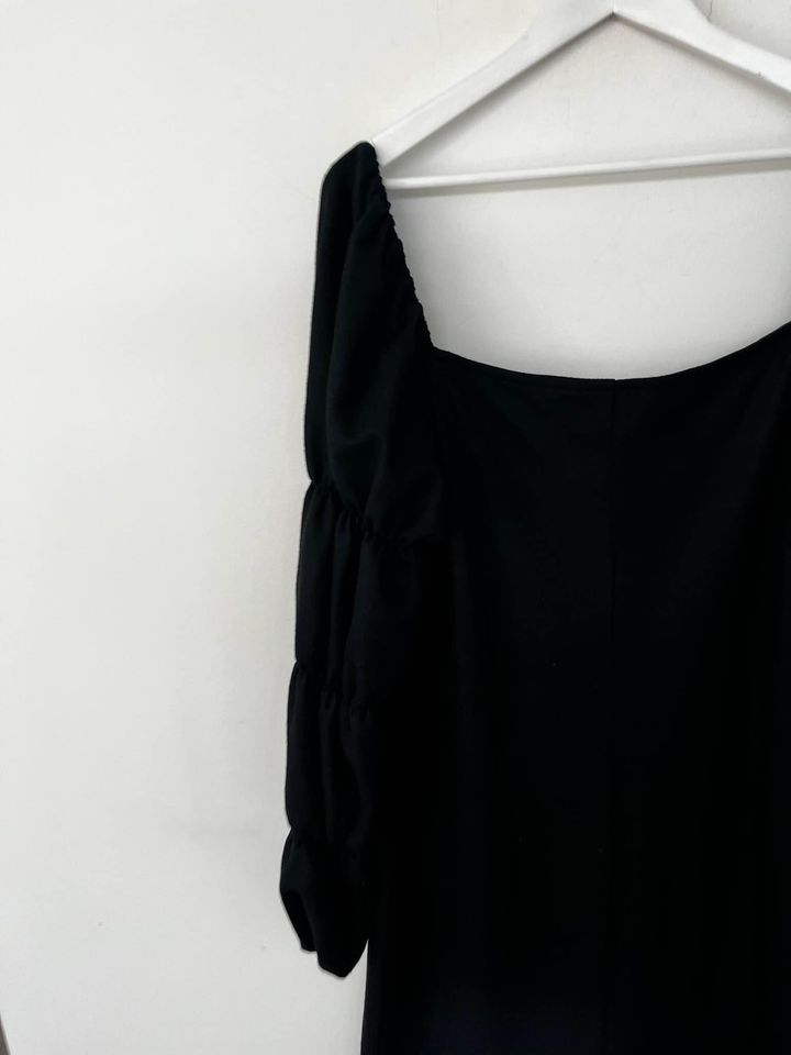 Arnsdorf Black Maxi Dress - size large