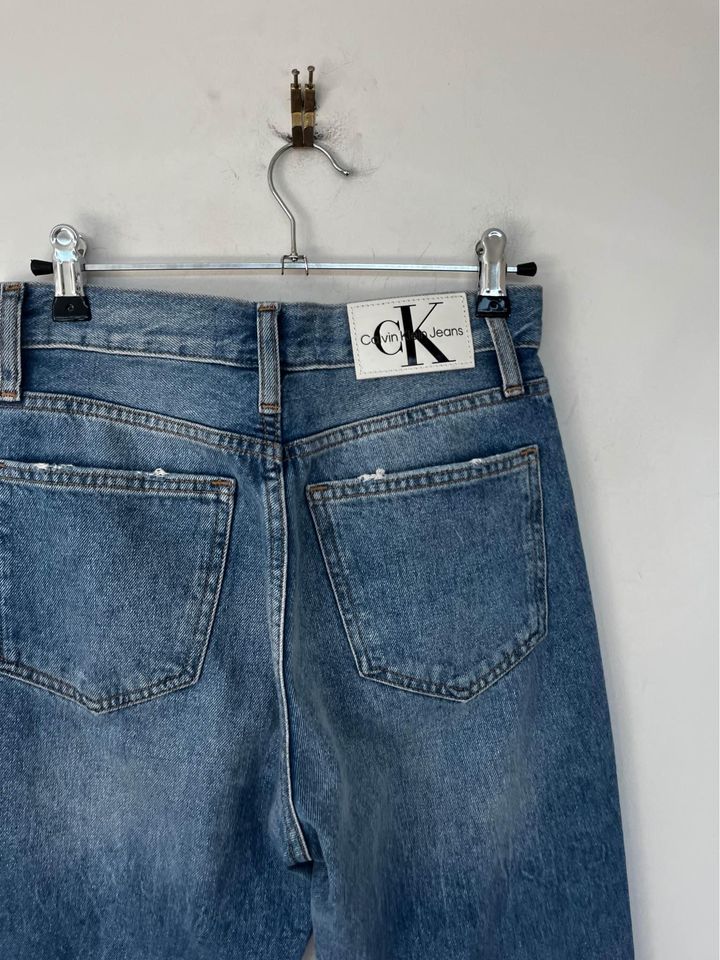 Calvin Klein Blue Jeans - size 25