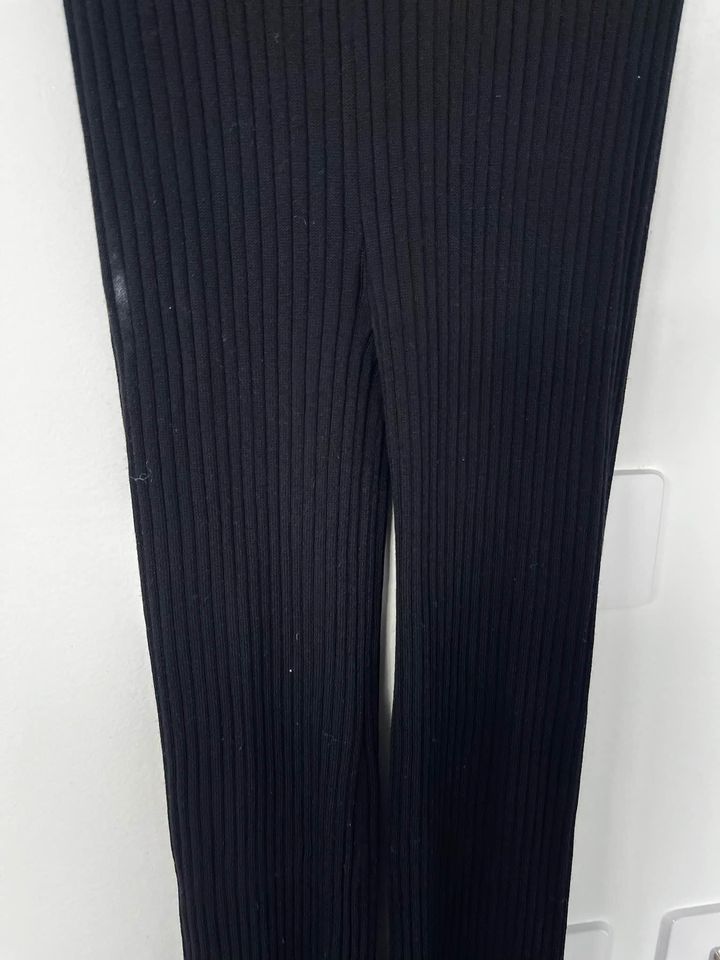 Henne black knit pants - size 6