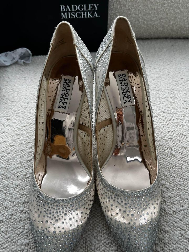 Badgley Mischka Heels - size 7 1/2