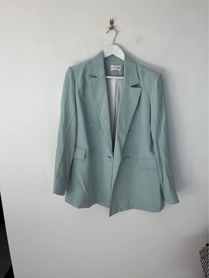 Le Mon baby blue blazer - size 10