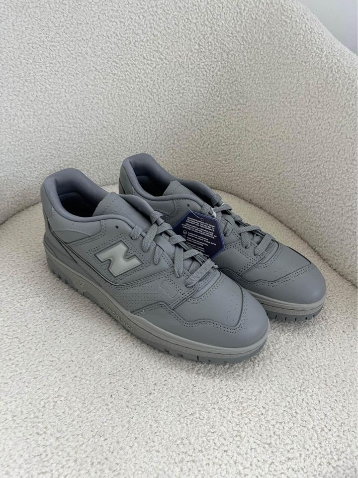 New Balance Grey 550 Sneaker - size 41.5