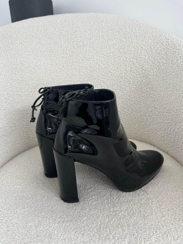 Stuart Weitzman Patent Leather Boots - size 38.5