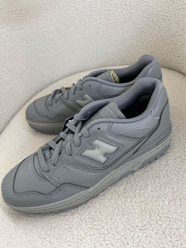 New Balance Grey 550 Sneaker - size 41.5