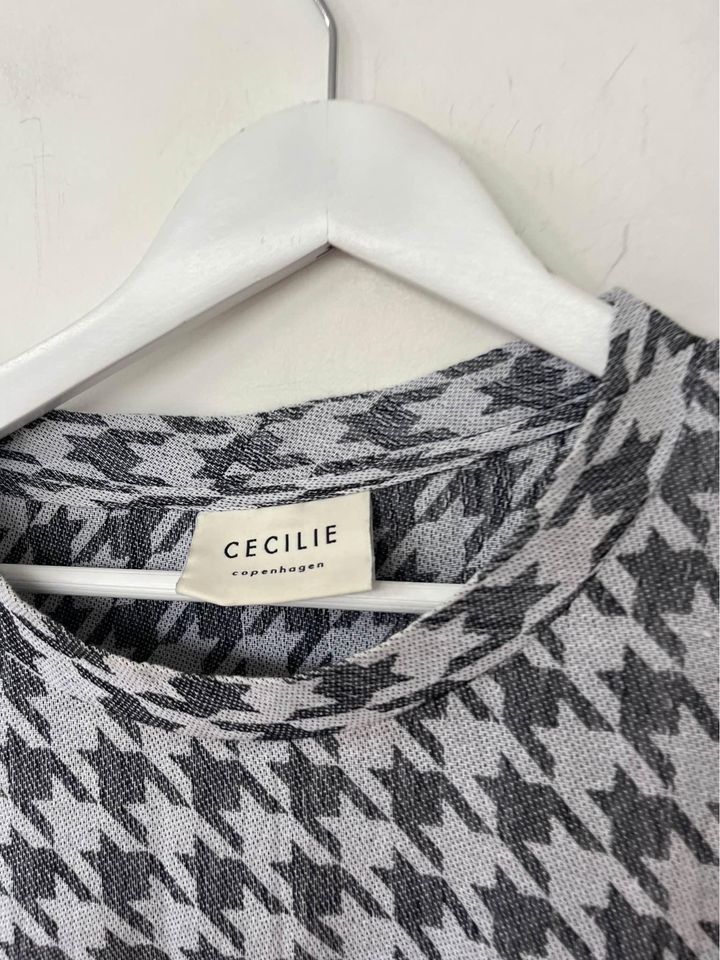 Cecile Copenhagen Dress - size large