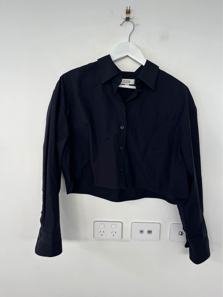 COS navy cropped shirt - size 38