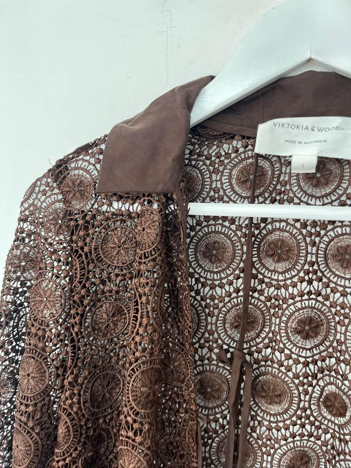 Viktoria & Woods brown lace crochet shirt - size 1