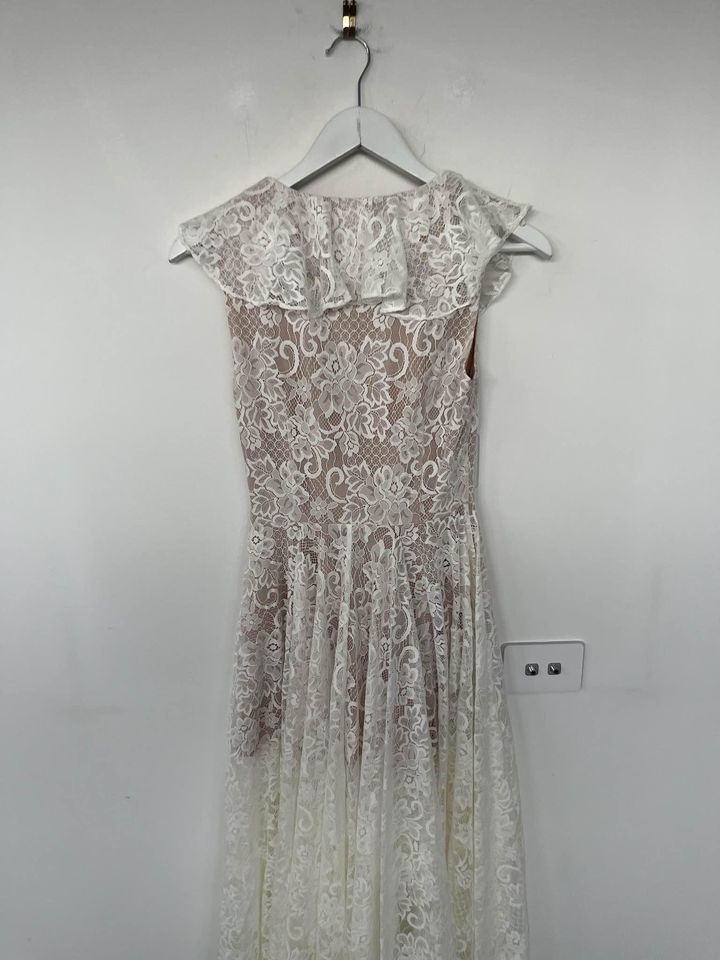 The Jetset white lace midi dress - size small