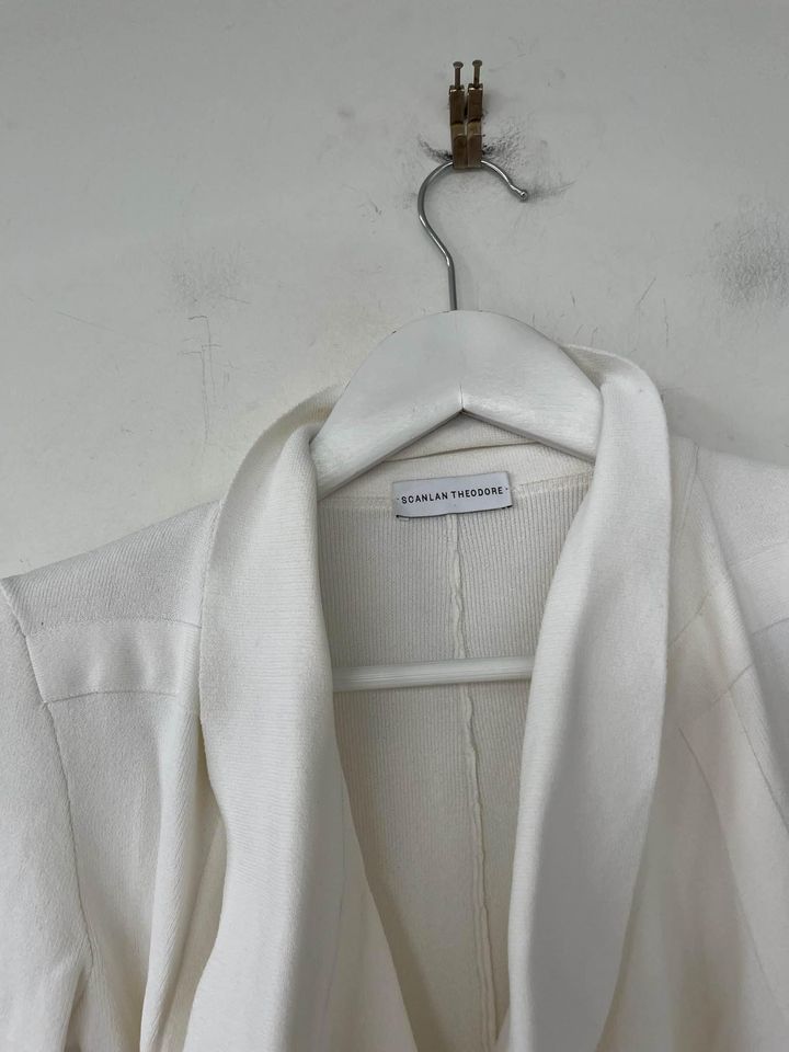 Scanlan Theodore white crepe knit jacket - size small