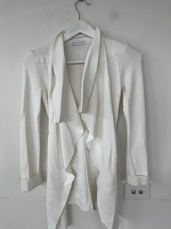 Scanlan Theodore white crepe knit jacket - size small