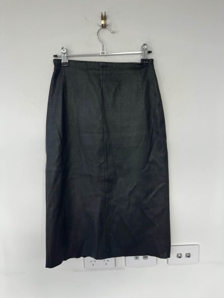 Scanlan Theodore black leather midi skirt - size 8