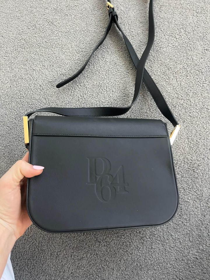 Paris/64 black leather bag