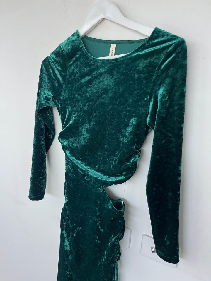 Kivari green velvet dress - size 6