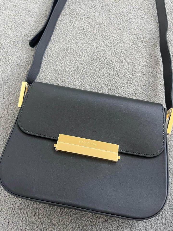 Paris/64 black leather bag