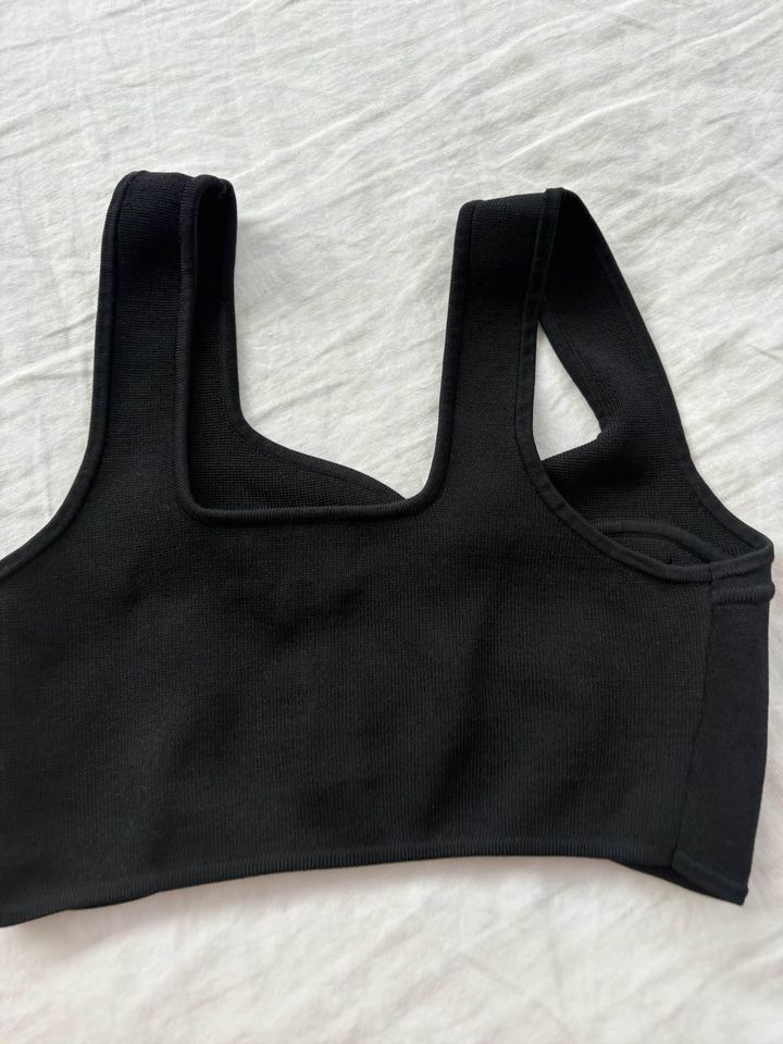 Aje black crepe knit crop top - size large