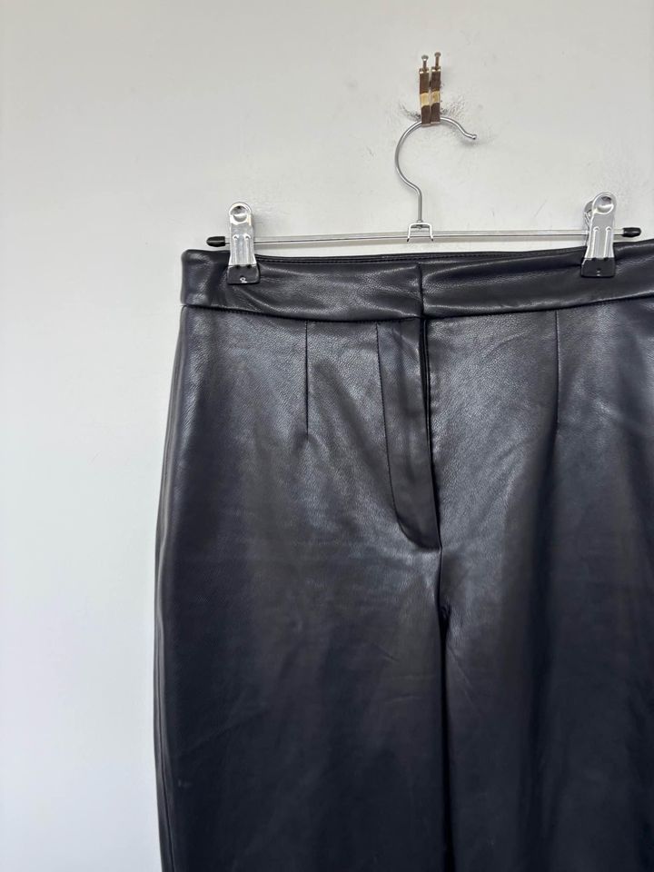 KOOKAI Faux Leather Pant - size 8