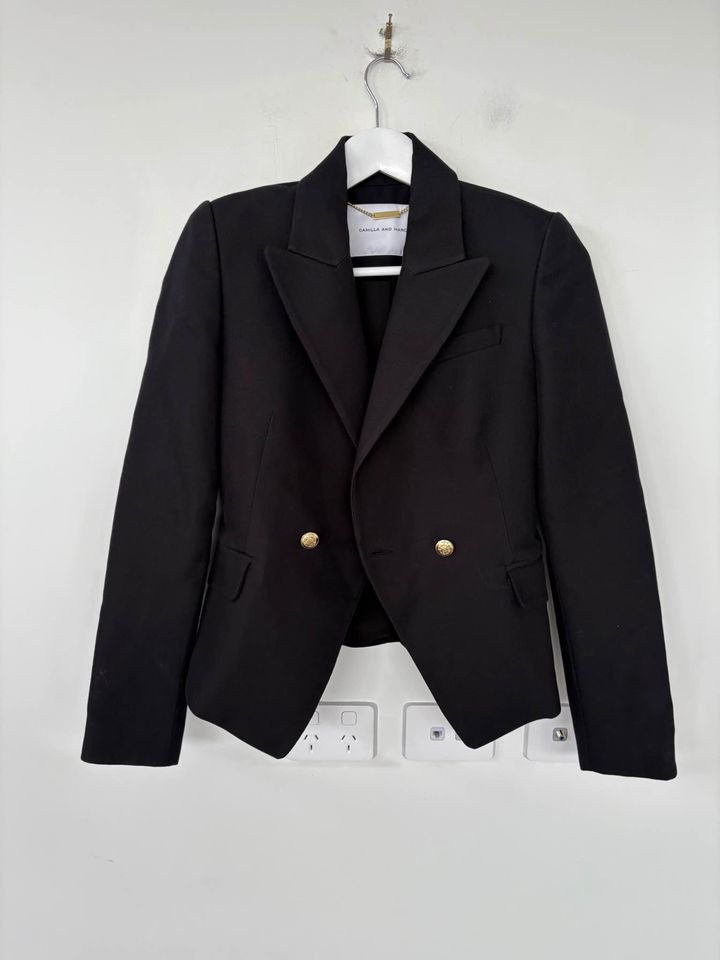 Camilla and Marc Blazer - size 6