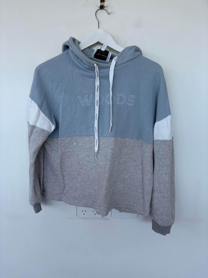 Vitoria and Woods Hoodie - size 0