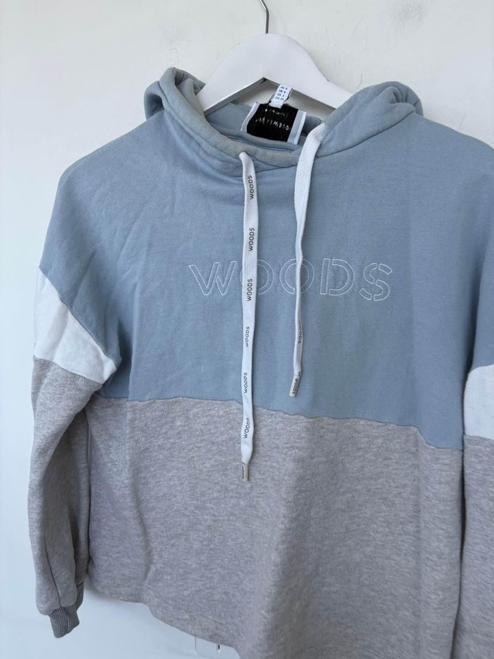 Vitoria and Woods Hoodie - size 0