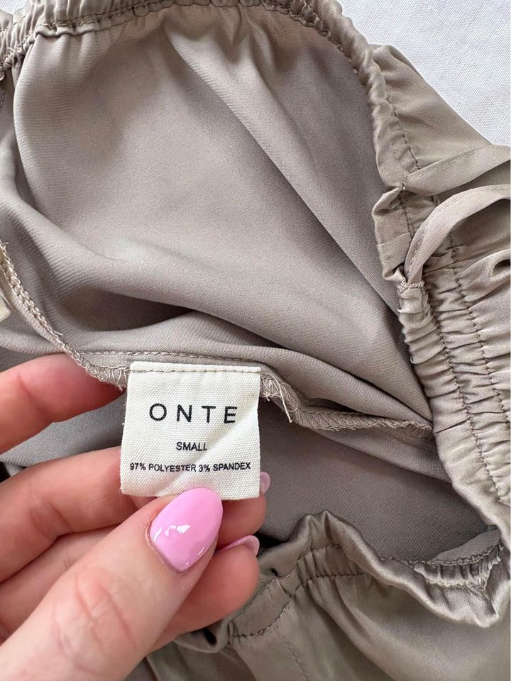 Onte Pants - size small