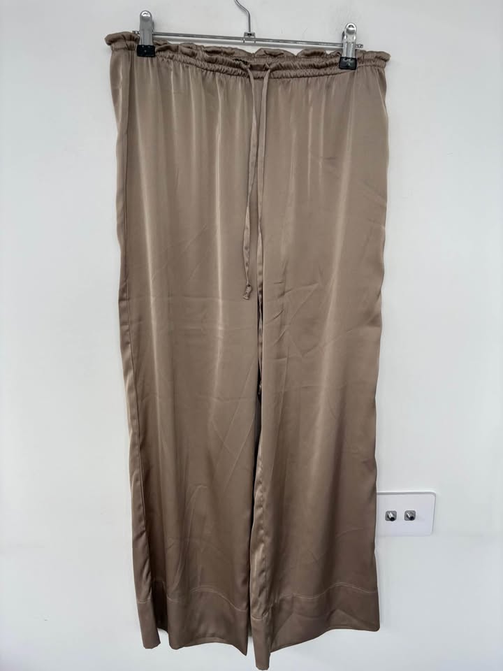 Onte Pants - size small