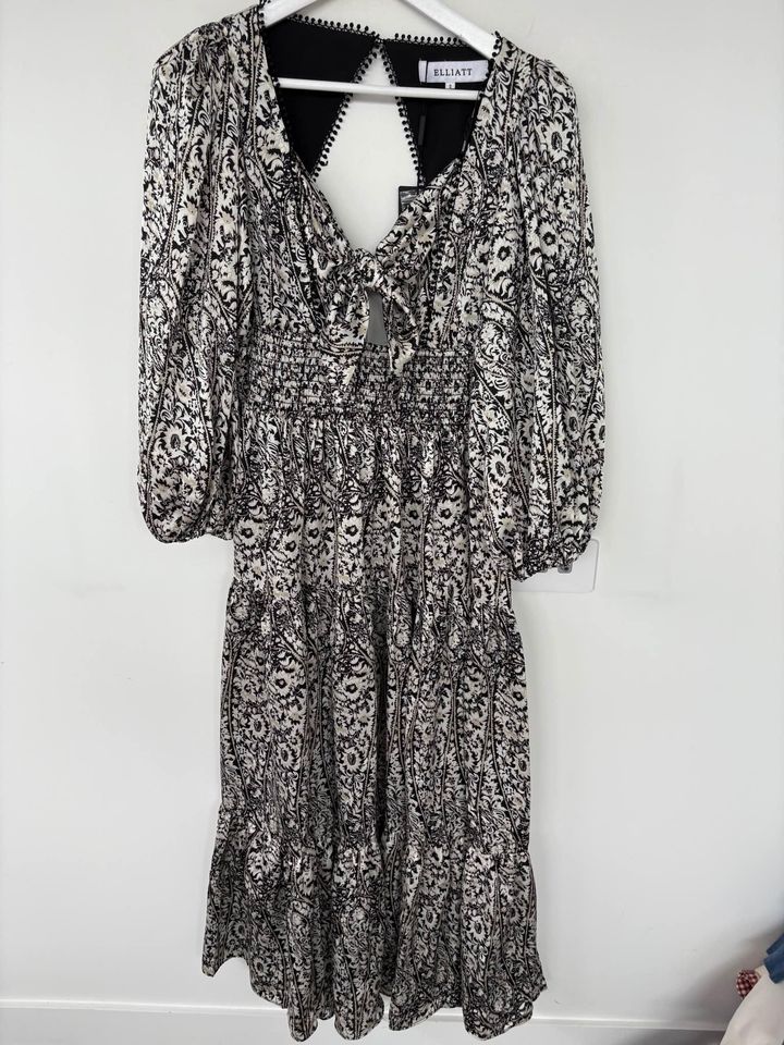 Elliatt Maxi Dress - size small