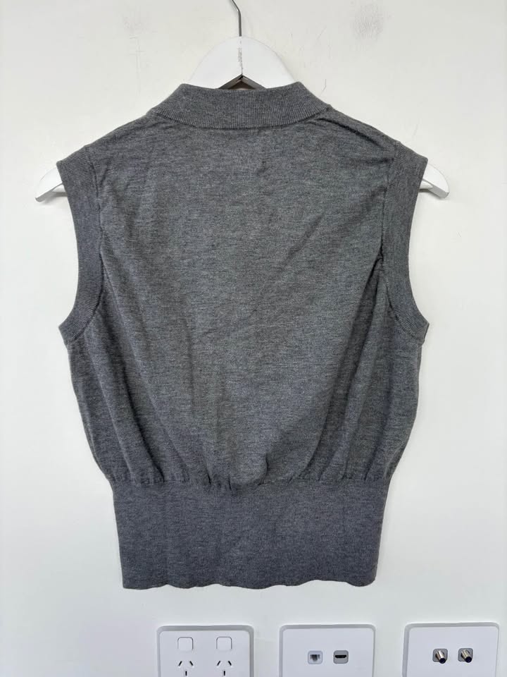 Onte Knit Vest - size small