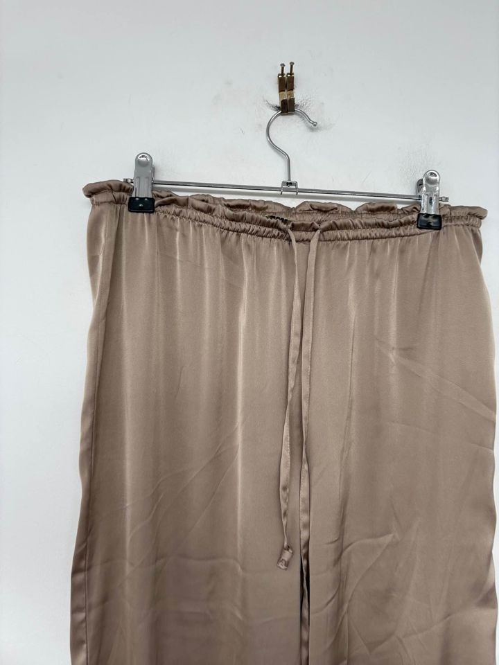 Onte Pants - size small