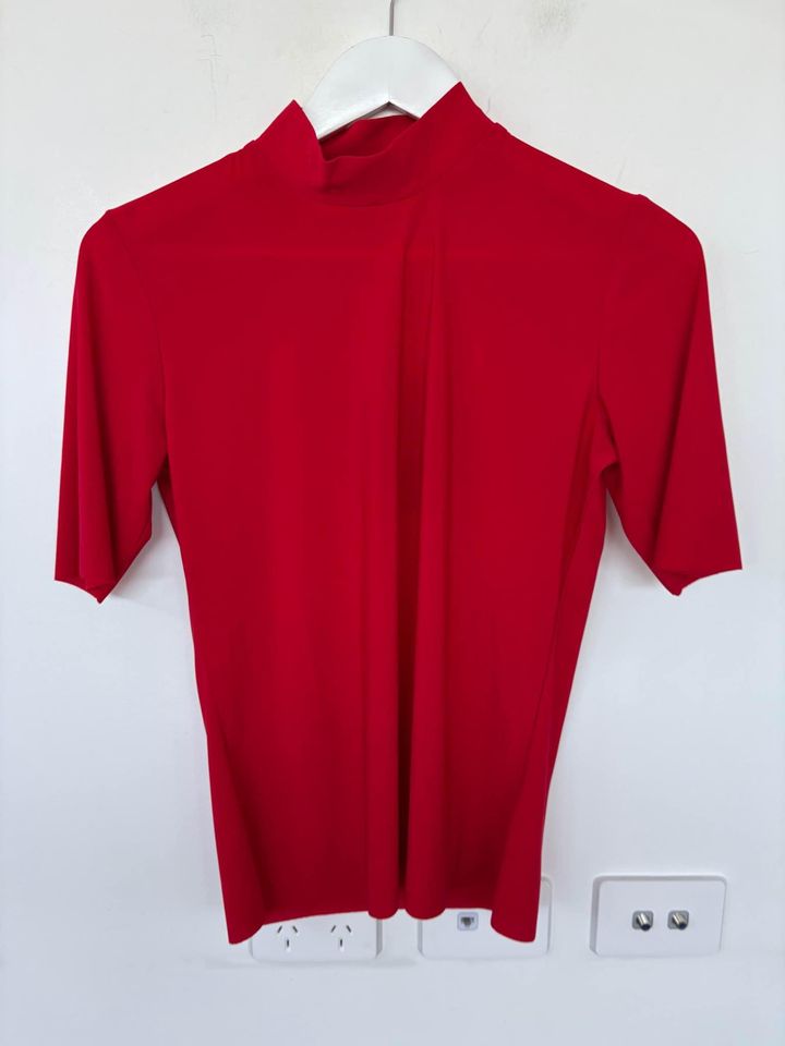 Camilla and Marc Red Top - size 12 BNWT