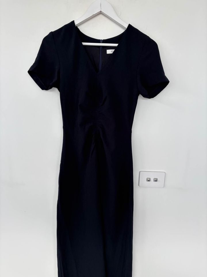 Review Navy Dress - size 6