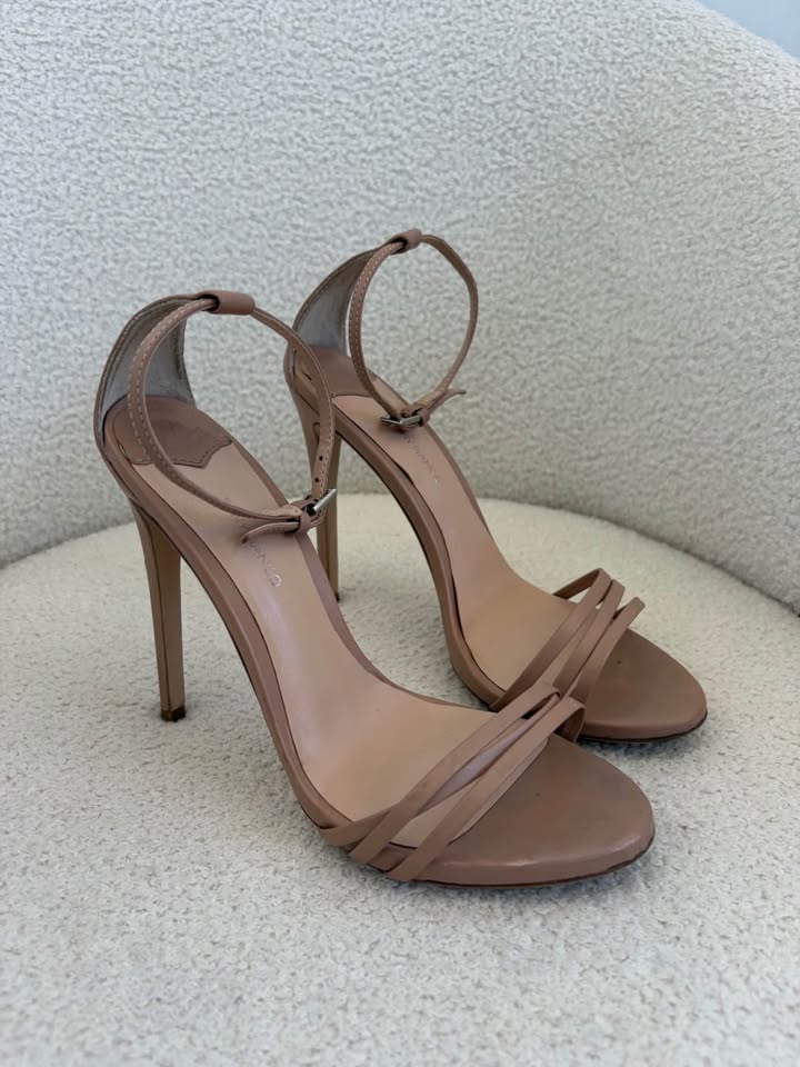 Tony Bianco Heels - size 8