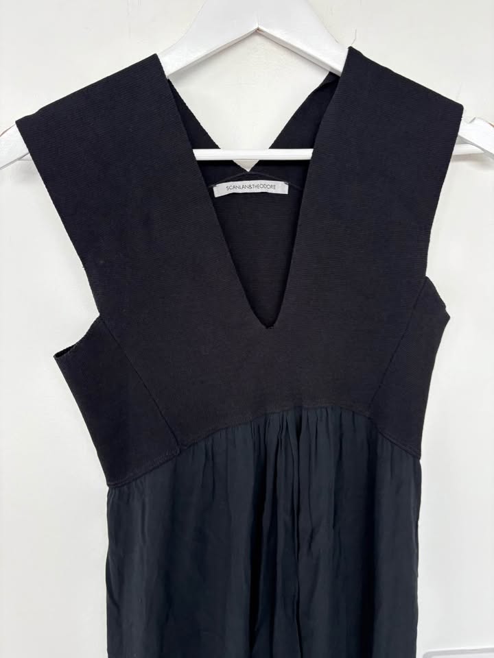Scanlan Theodore Dress - size 8