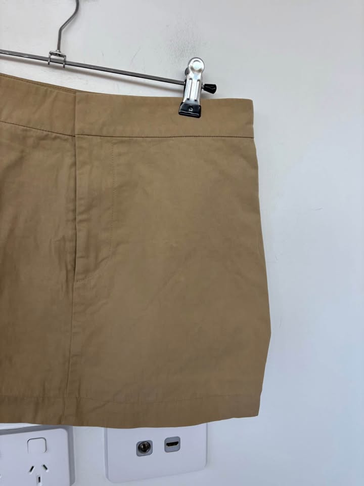 Henne Mini Skirt - size 8