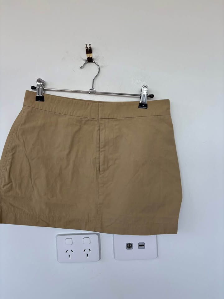 Henne Mini Skirt - size 8