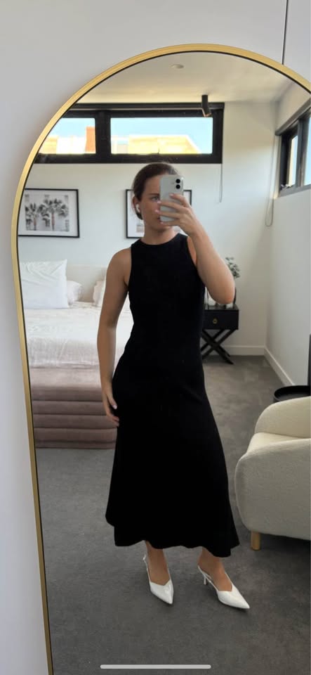 Clea Knit Dress - size small