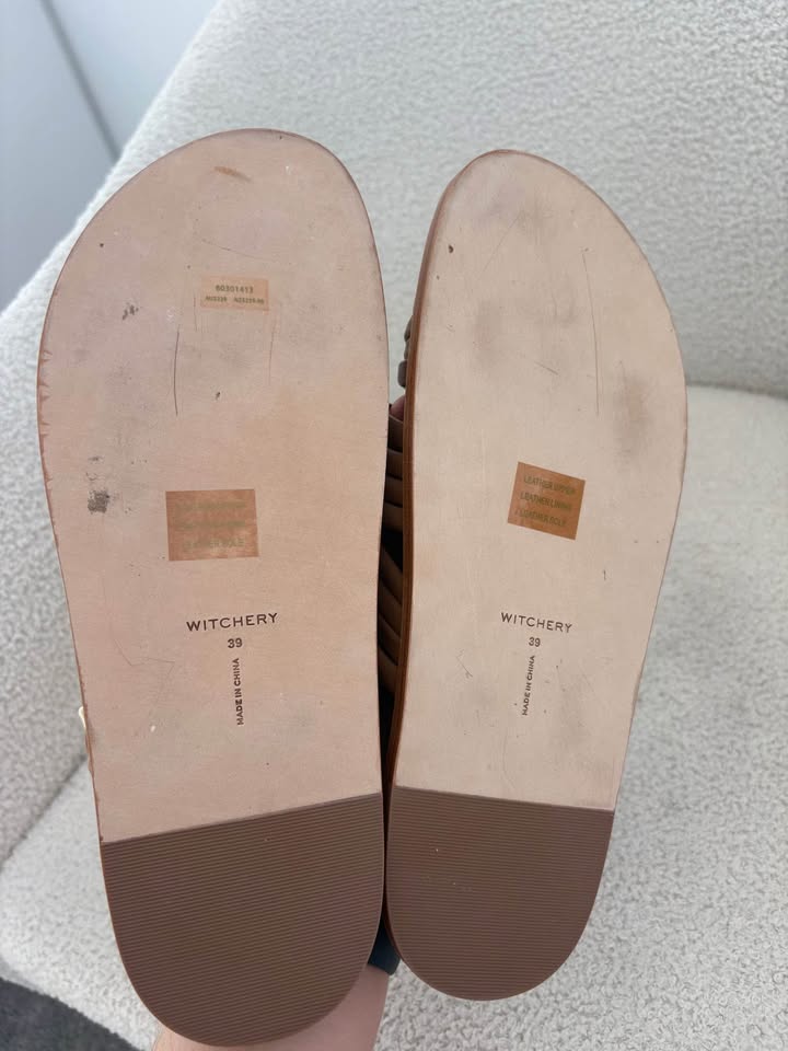 Witchery Sandal - size 39